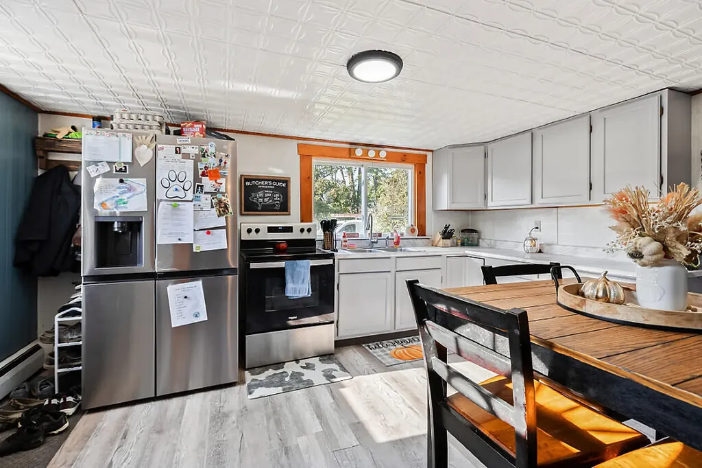 19 Summer Street Madison ME 04950