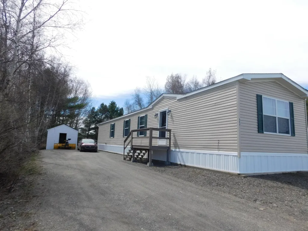 33 Lorna Lane Glenburn ME 04401