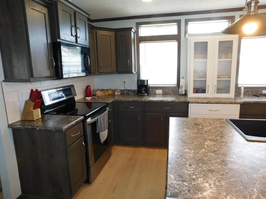 33 Lorna Lane Glenburn ME 04401