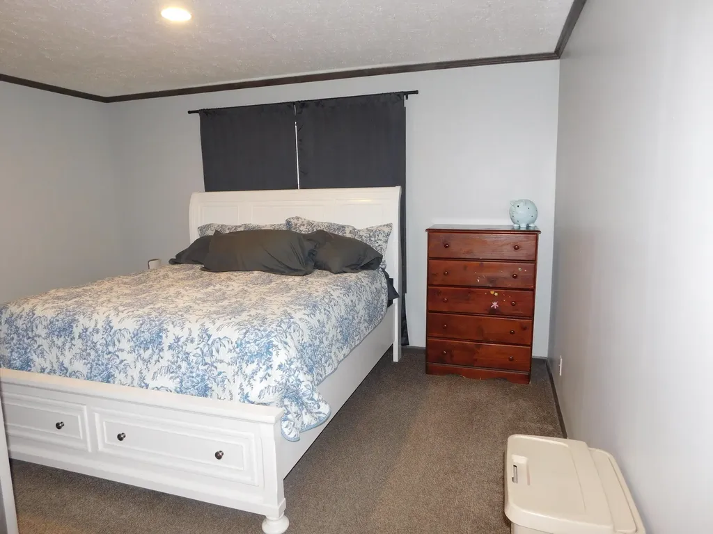 33 Lorna Lane Glenburn ME 04401