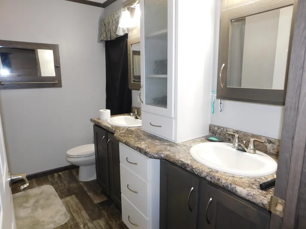 33 Lorna Lane Glenburn ME 04401