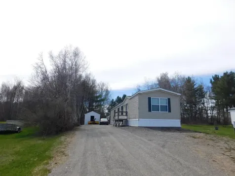 33 Lorna Lane Glenburn ME 04401