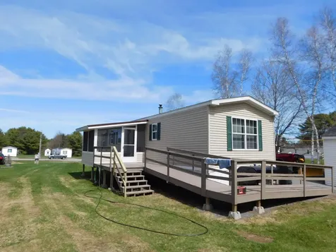 33 Lorna Lane Glenburn ME 04401