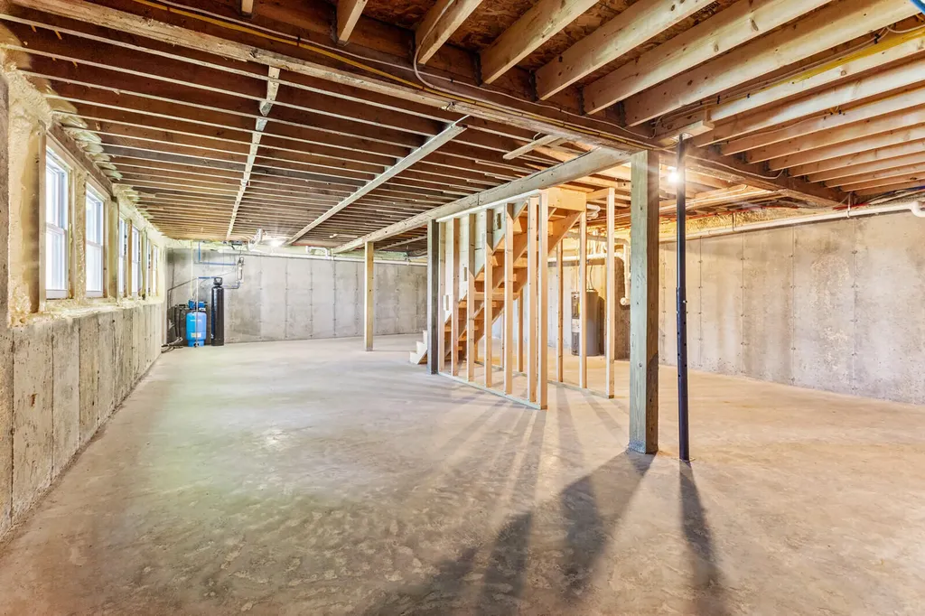 25 Gifford Place & Blake Island Oakland ME 04963