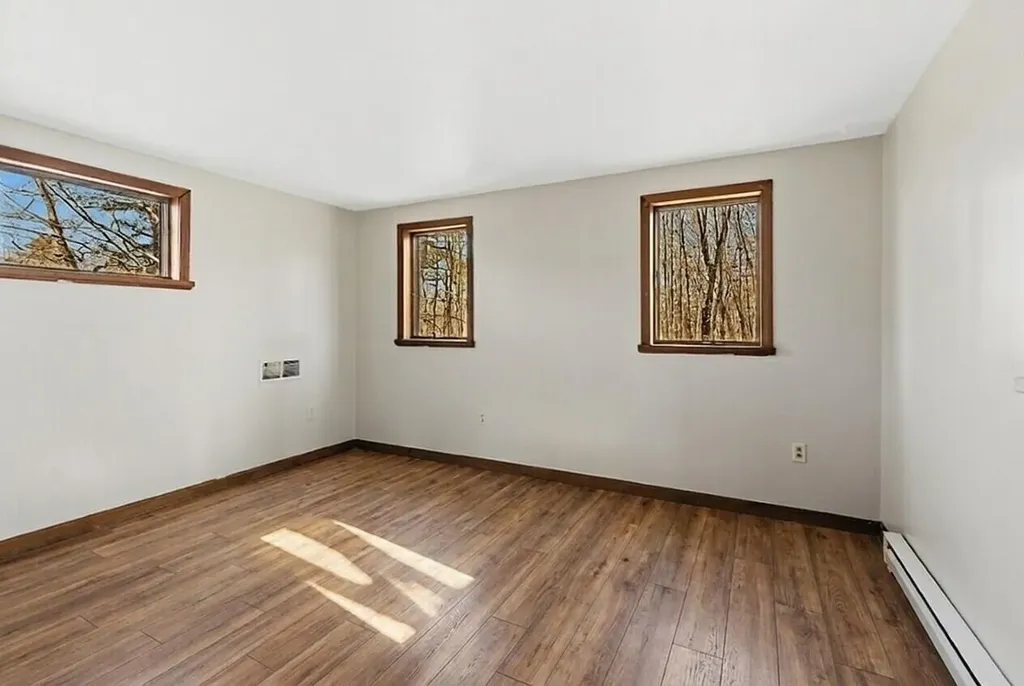6 Lookout Lane Raymond ME 04071