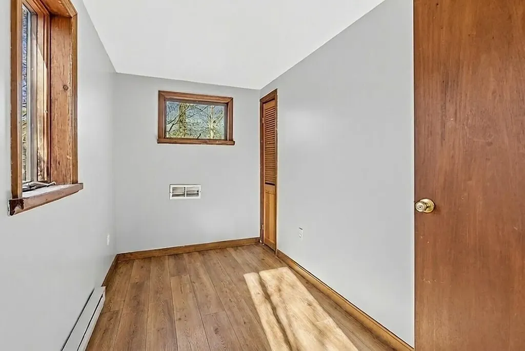 6 Lookout Lane Raymond ME 04071