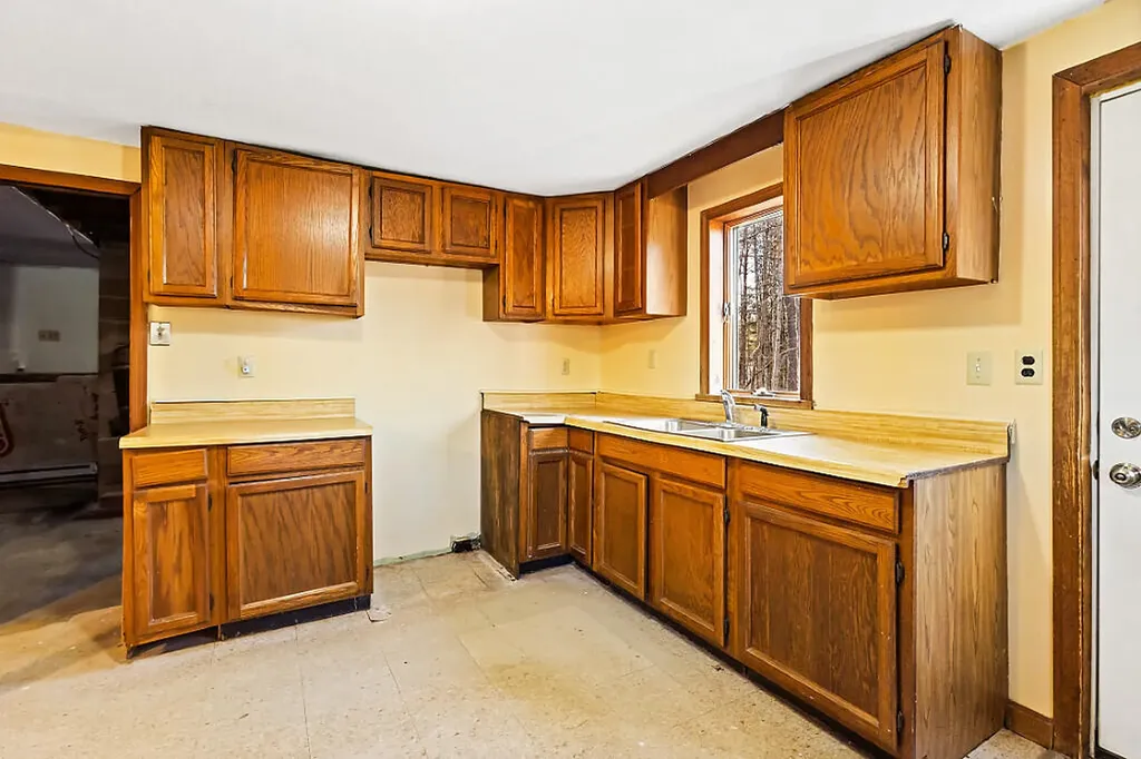 6 Lookout Lane Raymond ME 04071