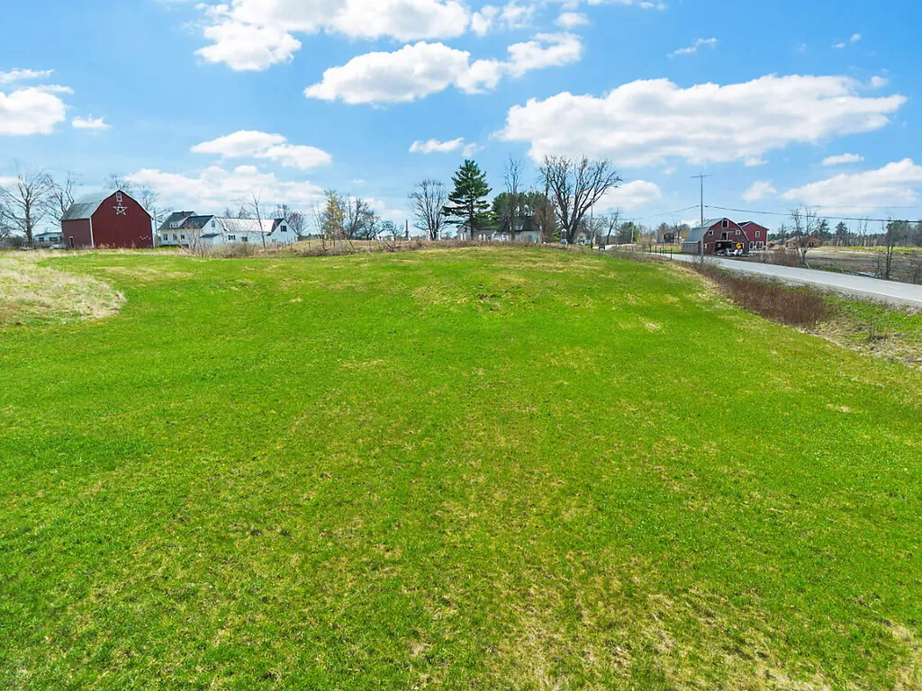 1.3 River Road Benton ME 04901