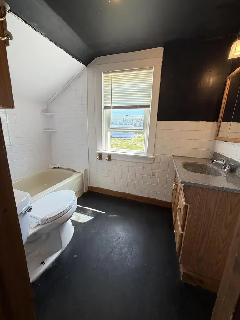 297 Graytown Road Sedgwick ME 04676