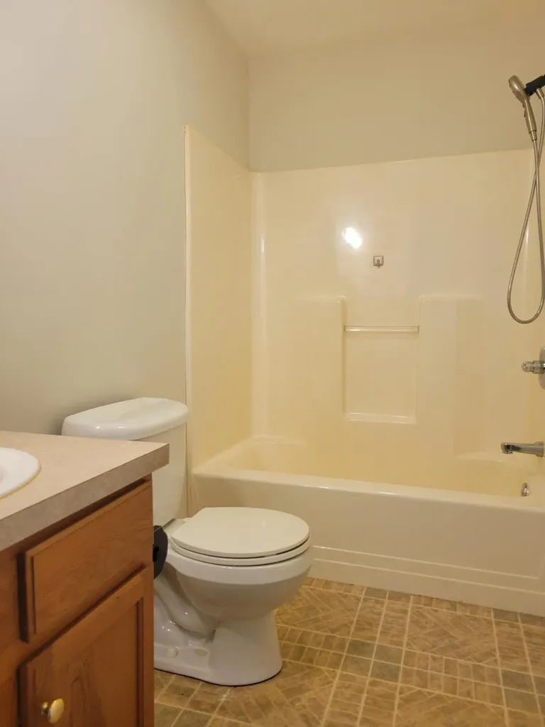 102 Outlook Drive Auburn ME 04210