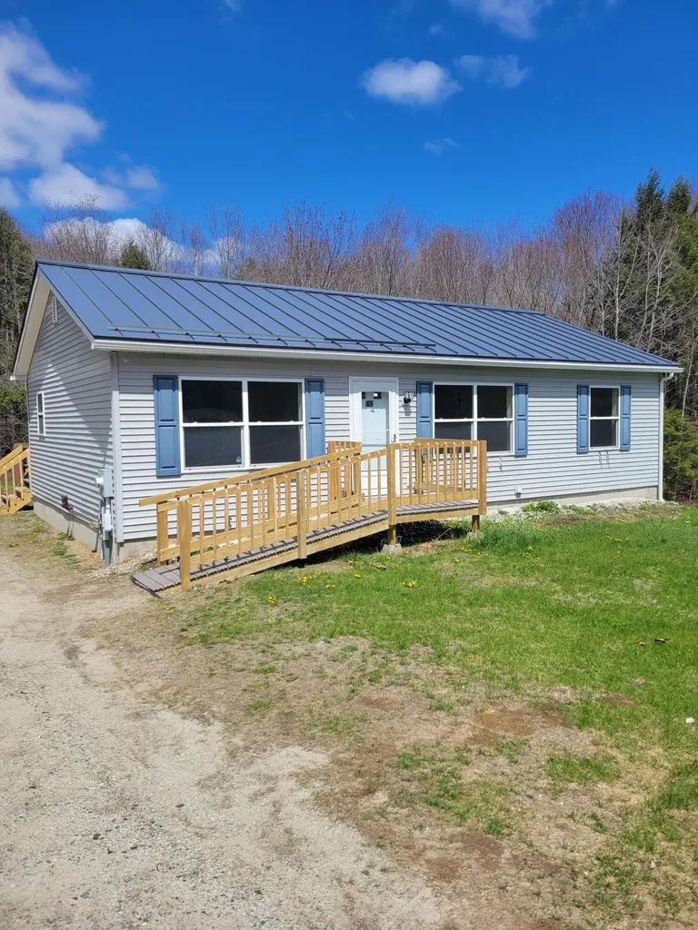 102 Outlook Drive Auburn ME 04210