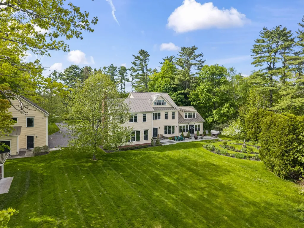 127 Foreside Road Falmouth ME 04105