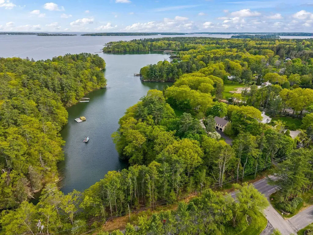 127 Foreside Road Falmouth ME 04105