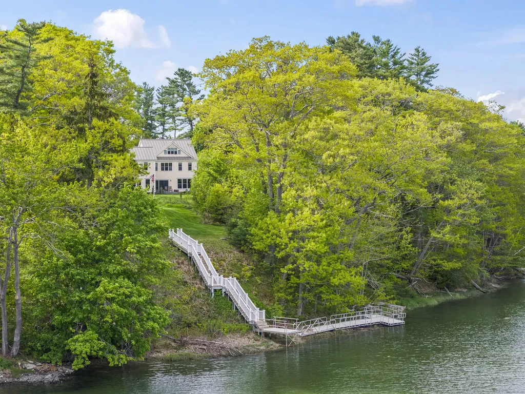 127 Foreside Road Falmouth ME 04105
