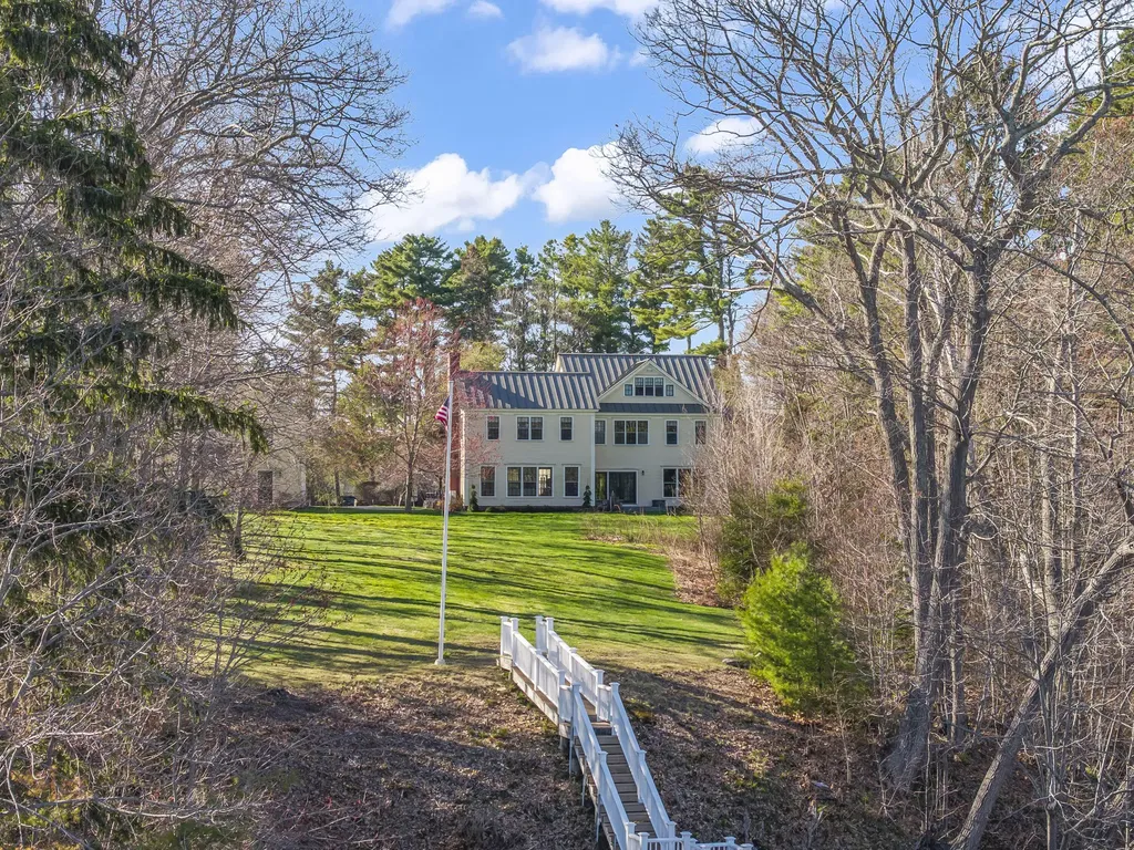 127 Foreside Road Falmouth ME 04105