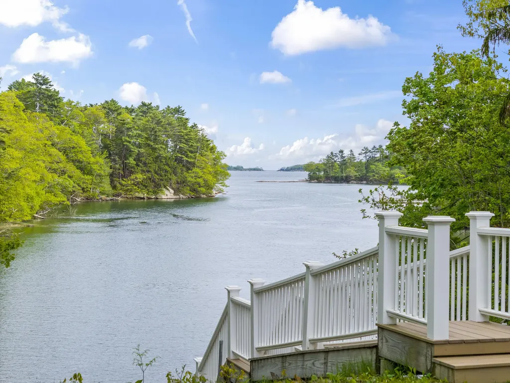 127 Foreside Road Falmouth ME 04105