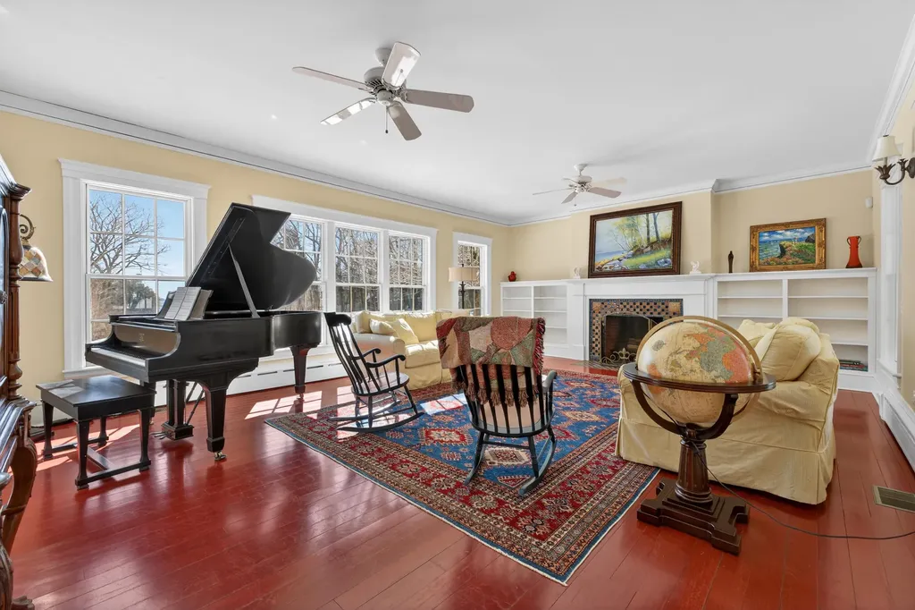 127 Foreside Road Falmouth ME 04105