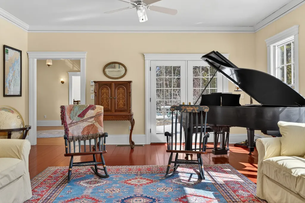 127 Foreside Road Falmouth ME 04105
