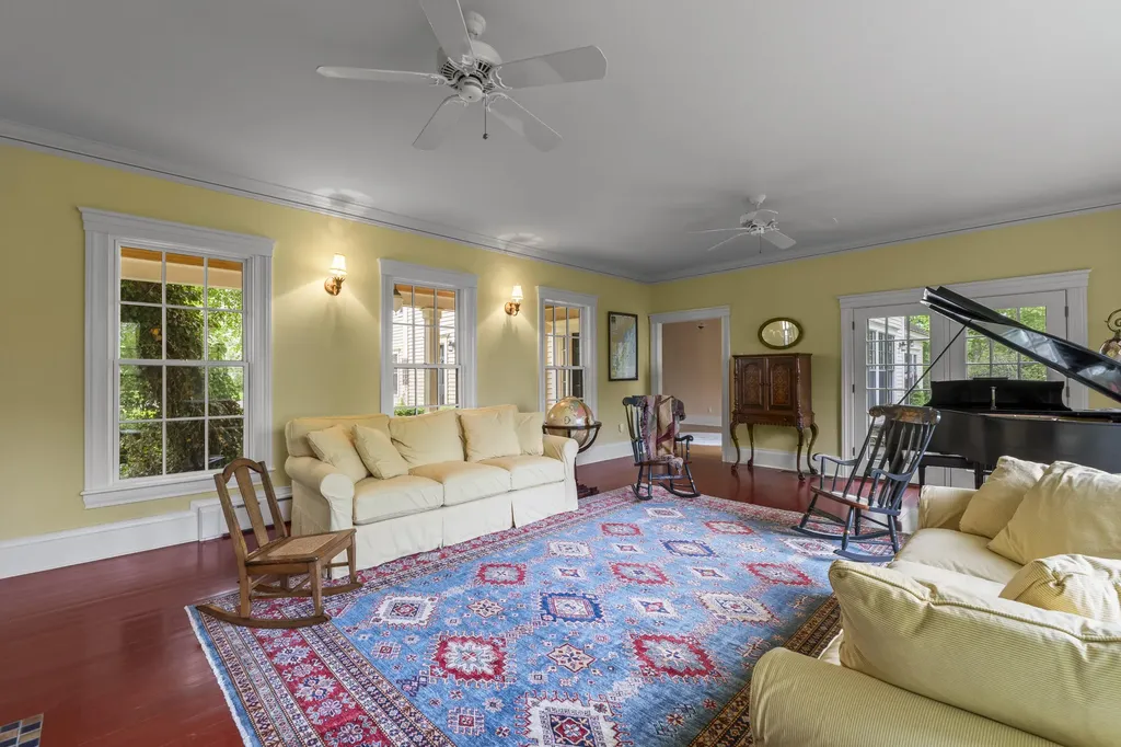 127 Foreside Road Falmouth ME 04105