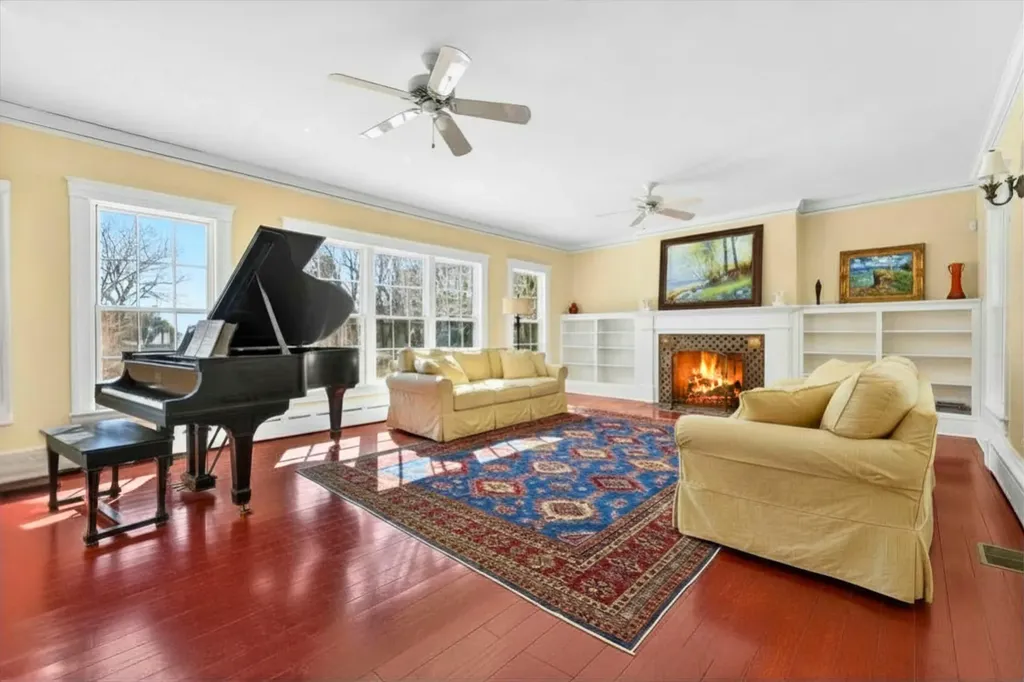 127 Foreside Road Falmouth ME 04105