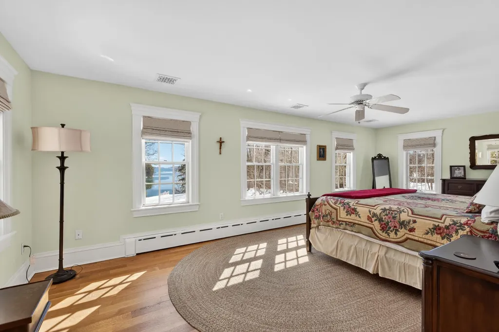 127 Foreside Road Falmouth ME 04105