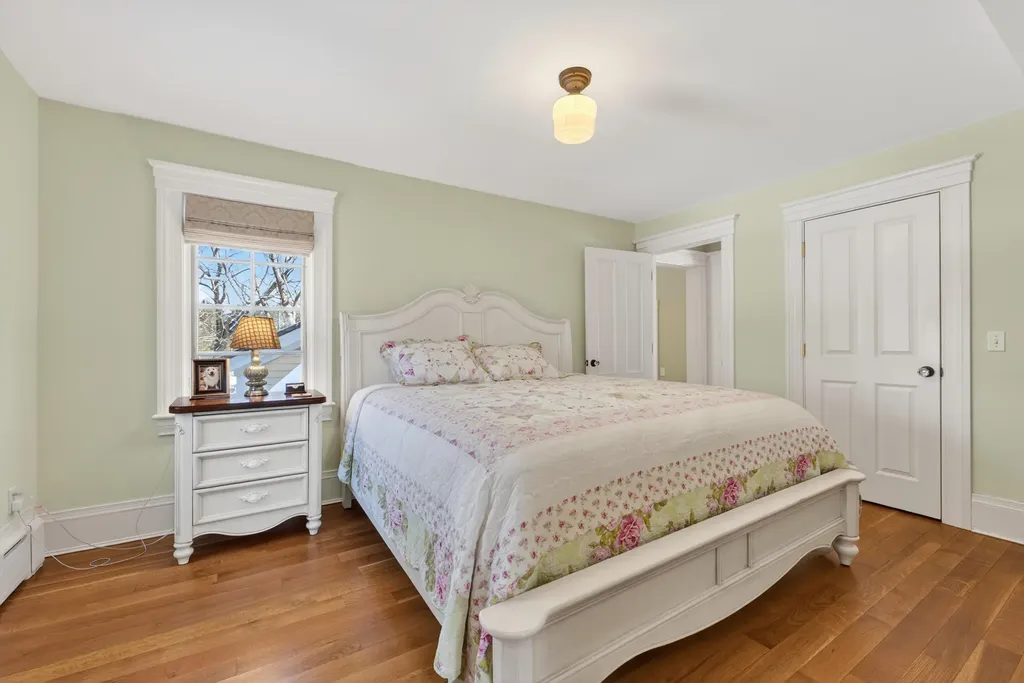 127 Foreside Road Falmouth ME 04105