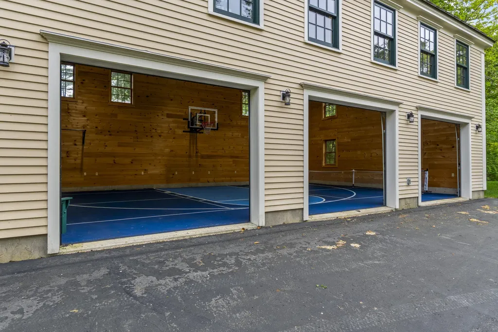 127 Foreside Road Falmouth ME 04105