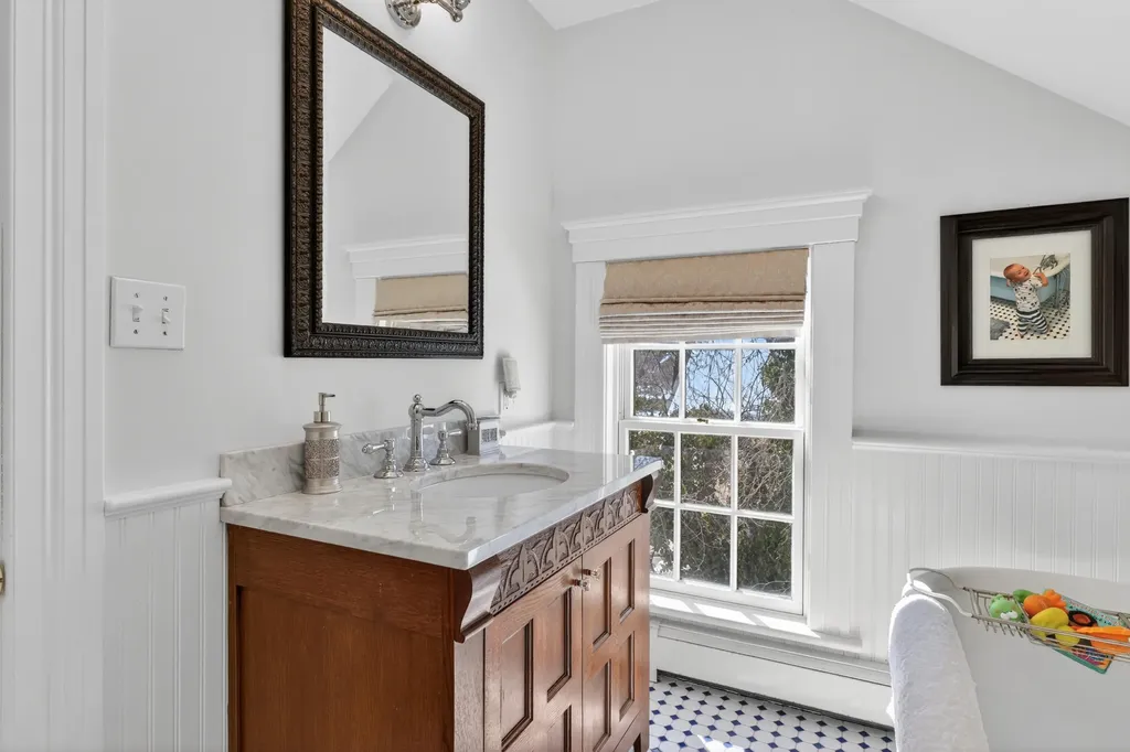 127 Foreside Road Falmouth ME 04105