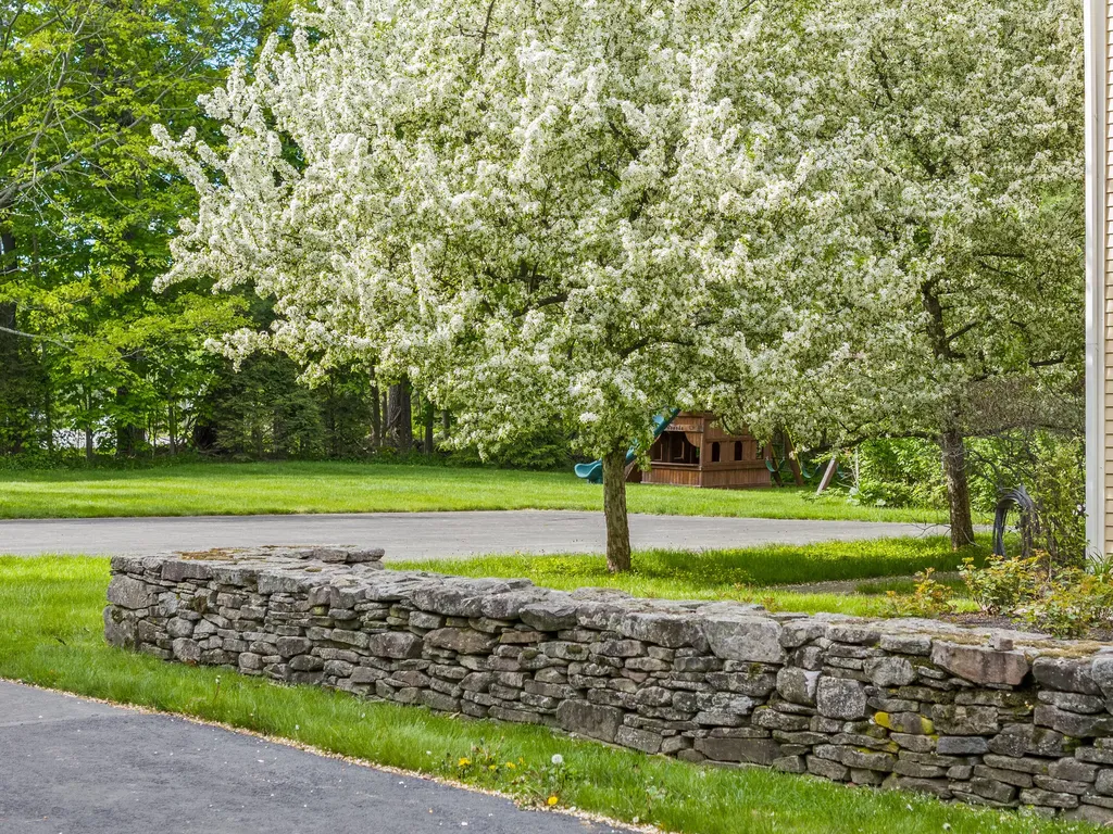 127 Foreside Road Falmouth ME 04105