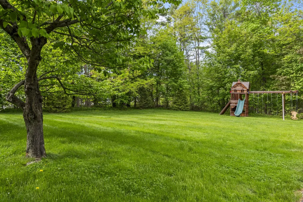 127 Foreside Road Falmouth ME 04105