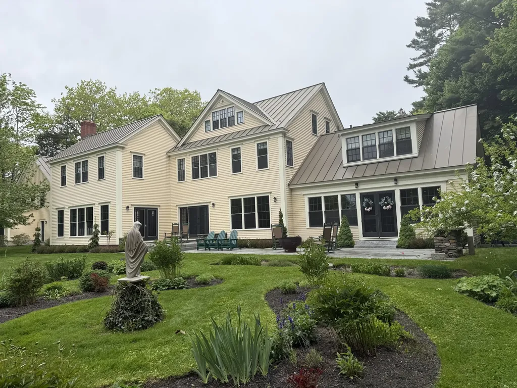127 Foreside Road Falmouth ME 04105