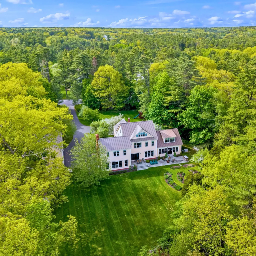 127 Foreside Road Falmouth ME 04105