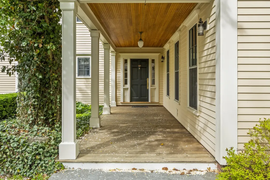 127 Foreside Road Falmouth ME 04105