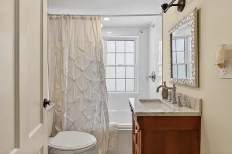 127 Foreside Road Falmouth ME 04105