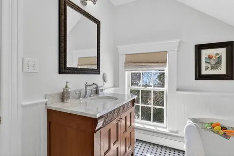 127 Foreside Road Falmouth ME 04105