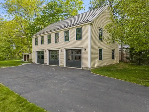 127 Foreside Road Falmouth ME 04105