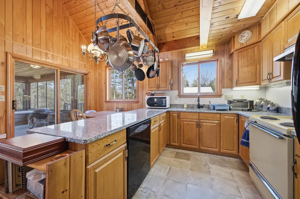 50 Knob Hill Road Naples ME 04055