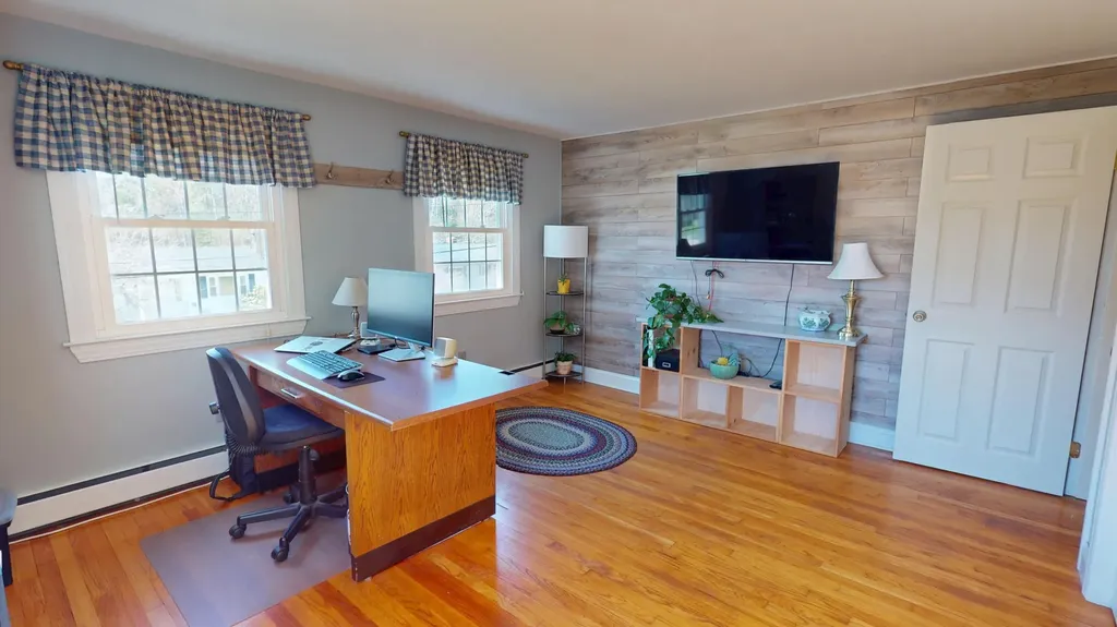 18 Sunset Drive Orono ME 04473