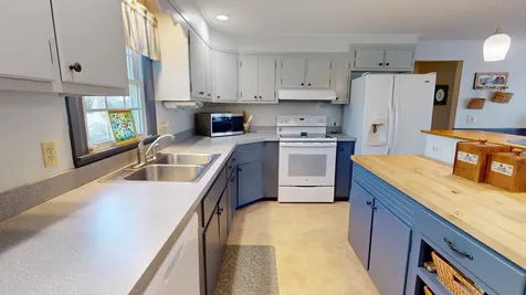 18 Sunset Drive Orono ME 04473