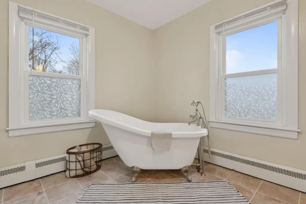 5 Linwood Avenue Augusta ME 04330