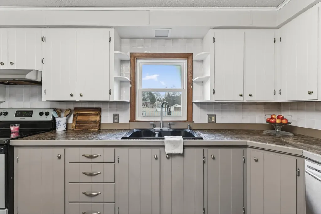 5 Linwood Avenue Augusta ME 04330