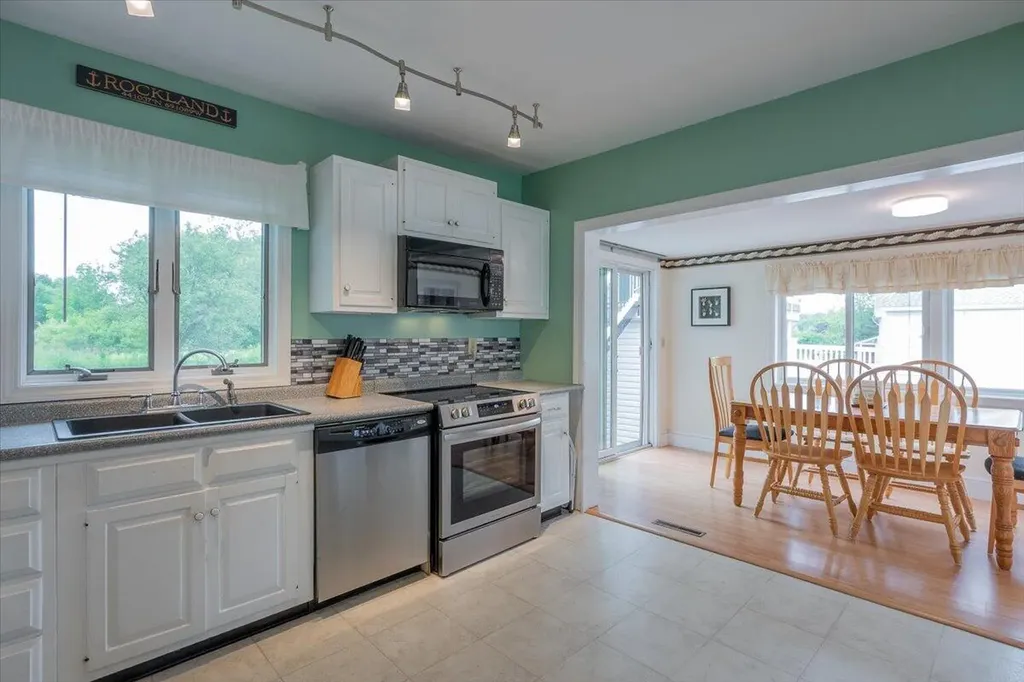 60 Waldo Avenue Rockland ME 04841
