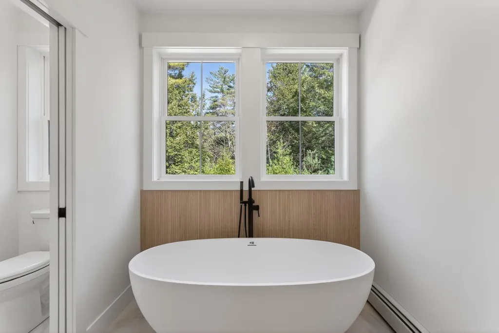 6 Leah Lane Scarborough ME 04074