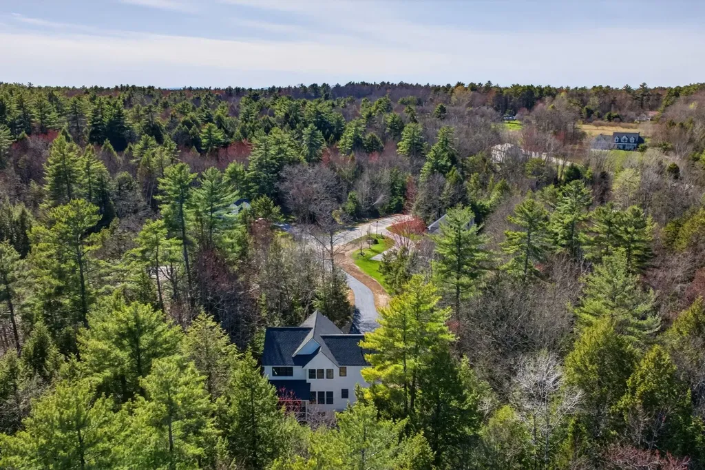 6 Leah Lane Scarborough ME 04074