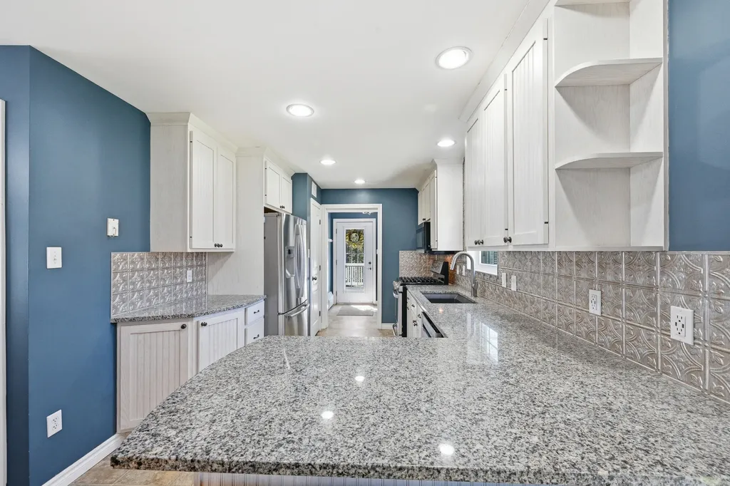 52 Plum Lane Belgrade ME 04917
