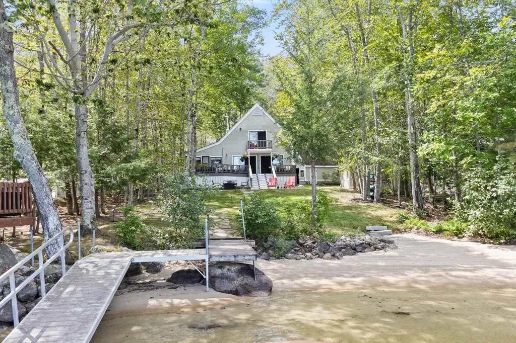 60 Ridge Road Frye Island ME 04071