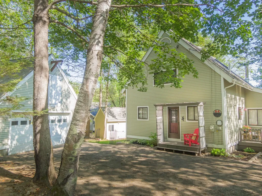 60 Ridge Road Frye Island ME 04071