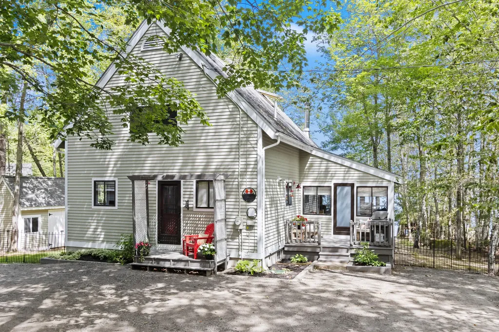 60 Ridge Road Frye Island ME 04071
