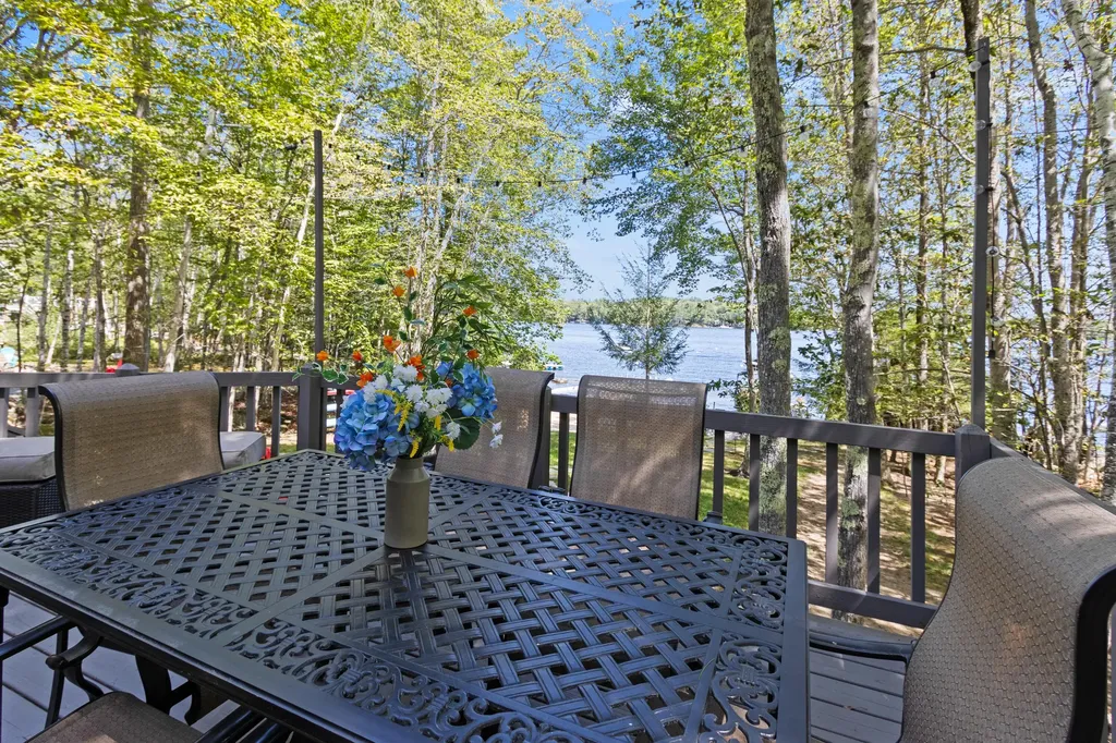 60 Ridge Road Frye Island ME 04071