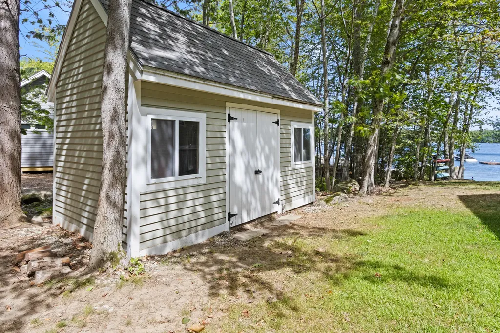 60 Ridge Road Frye Island ME 04071